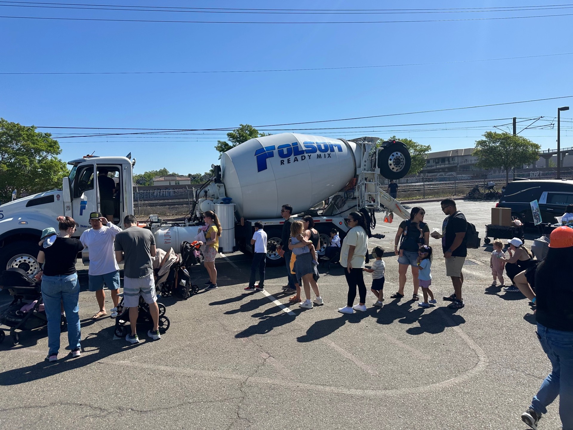 Folsom Ready Mix Participates in Junior League of Sacramento’s Touch-A-Truck 2026